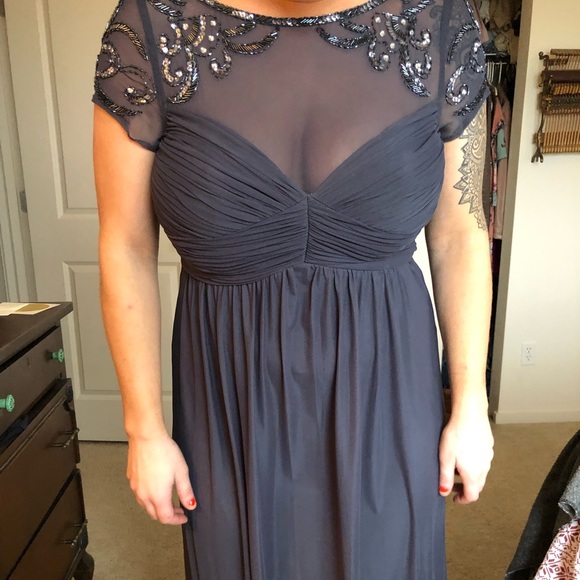 Floor length gown stunner - Picture 7 of 8